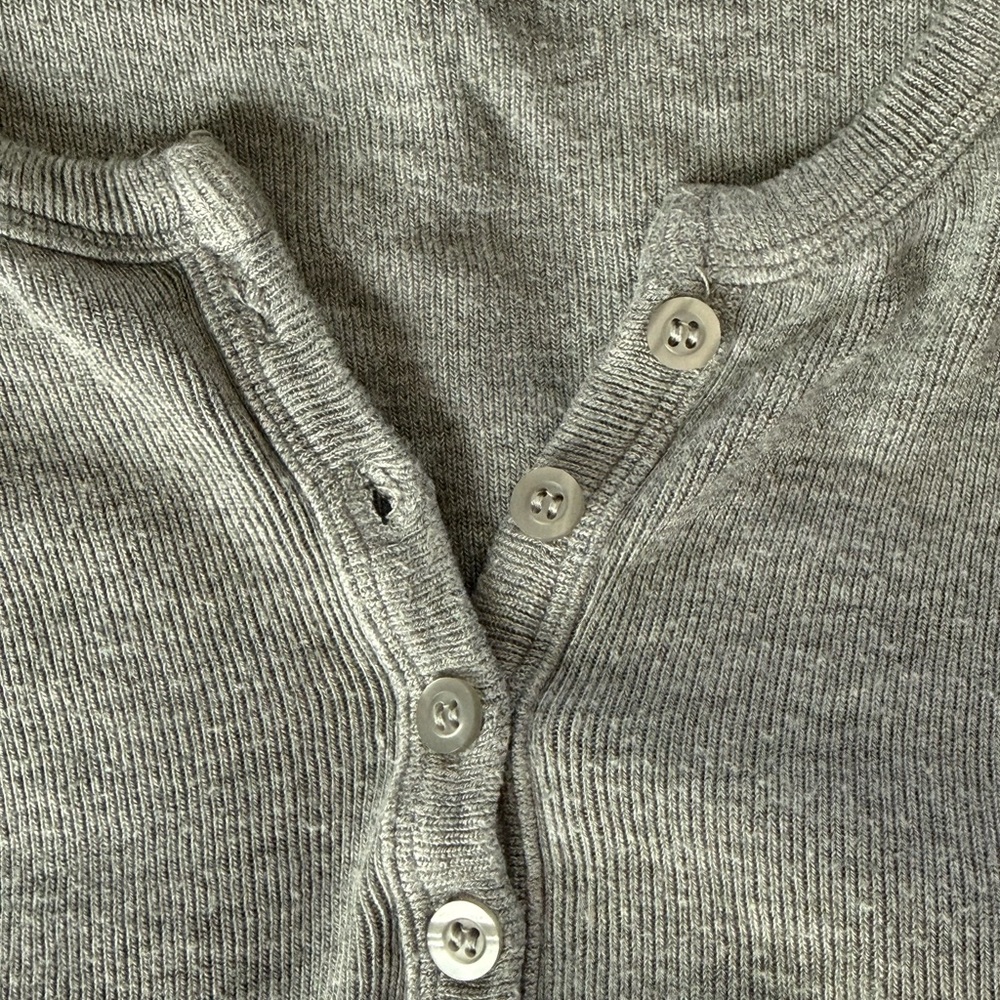Brandy Melville Gray Long Sleeve Top - Picture 2 of 2